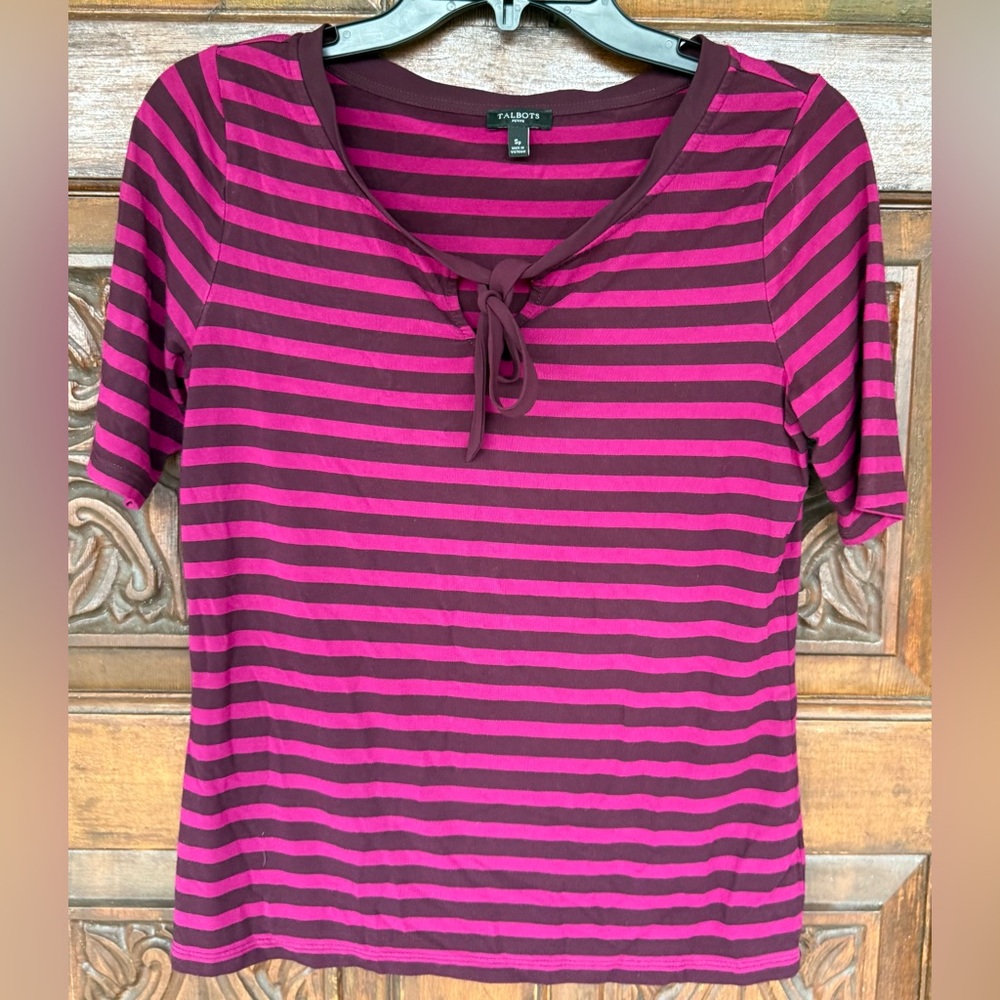 Talbots Petite Woman’s Pink & Burgundy Striped Short Sleeve Top. Size Small. EUC